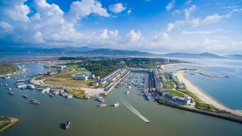 Ngắm cảnh cảng tàu quốc tế Tuần Châu