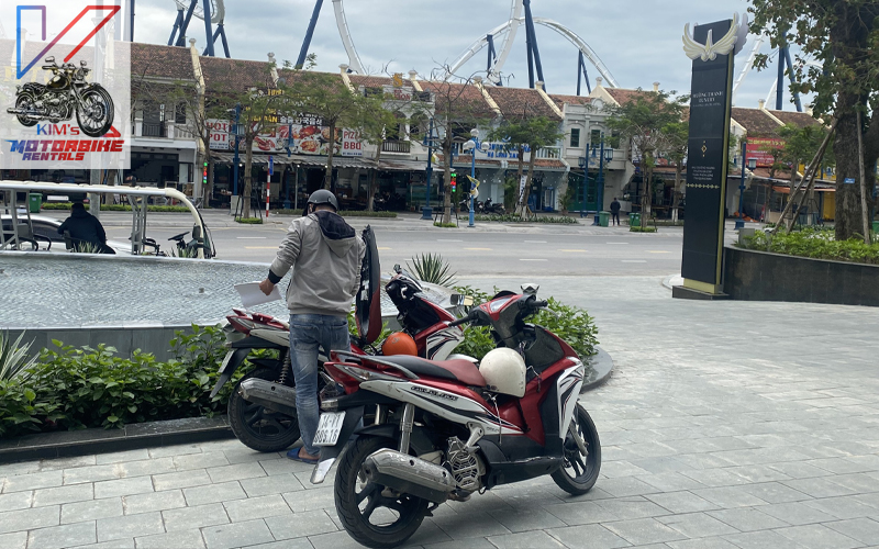 Di chuyển ngắm cảnh Hạ Long bằng xe máy cực tiện