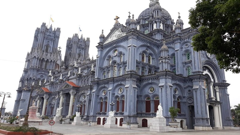 Nhà thờ Bác Trạch tại Thái Bình là một trong những công trình kiến trúc đẹp và độc đáo của tỉnh Thái Bình