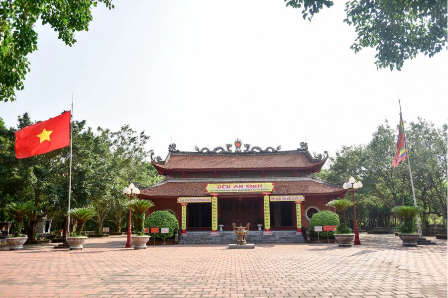 đền An Sinh Quảng Nin