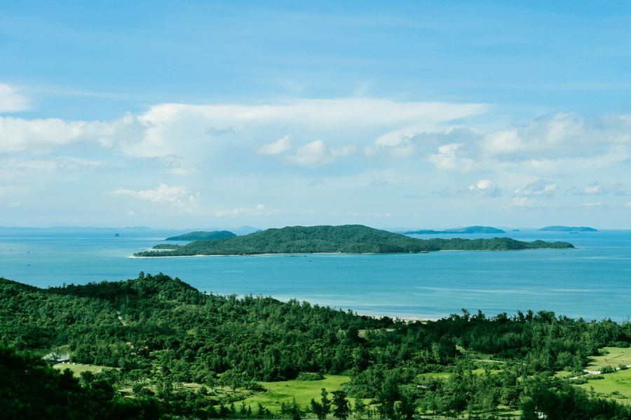 Vẻ trong xanh đảo Cô Tô con