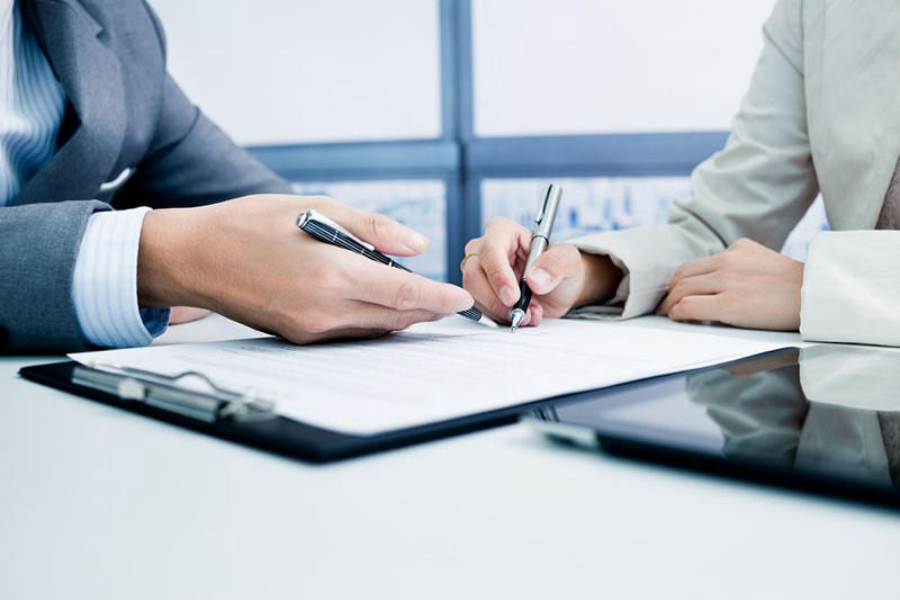 Kiểm tra chi tiết hợp đồng