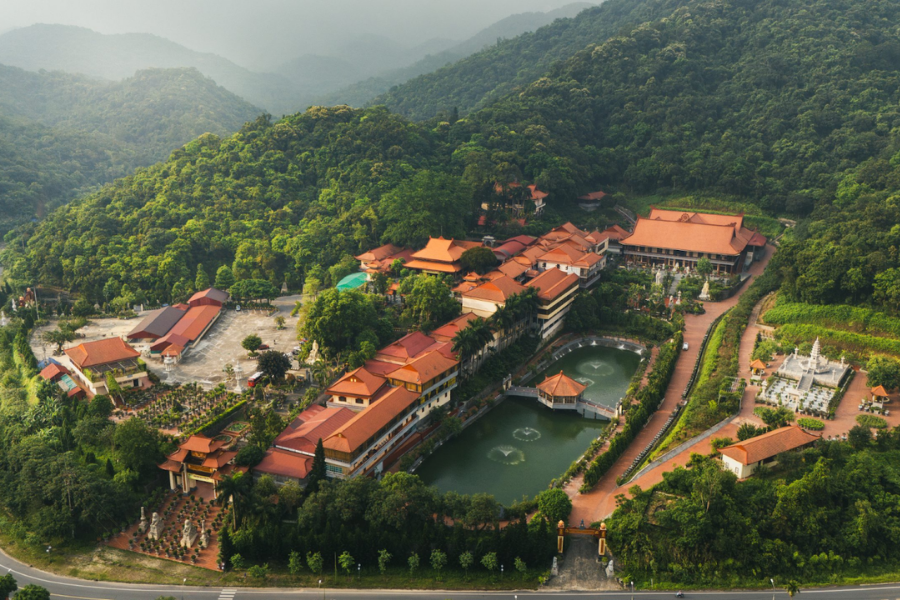 thuê xe Uông Bí đến thiền viện
