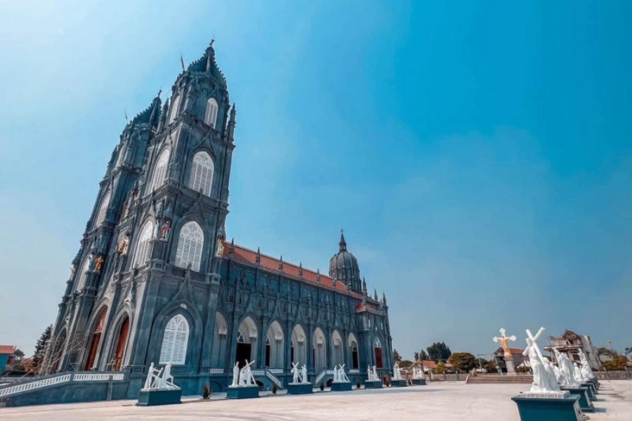 Nhà thờ cổ kính Gothic