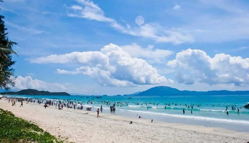 bãi biển Trà Cổ