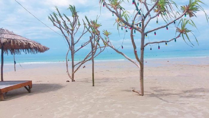 bãi tắm Vàn Chảy​