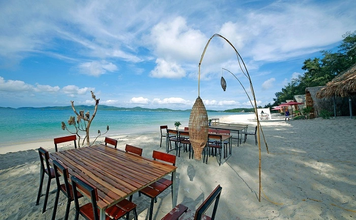 bãi tắm Vàn Chảy​