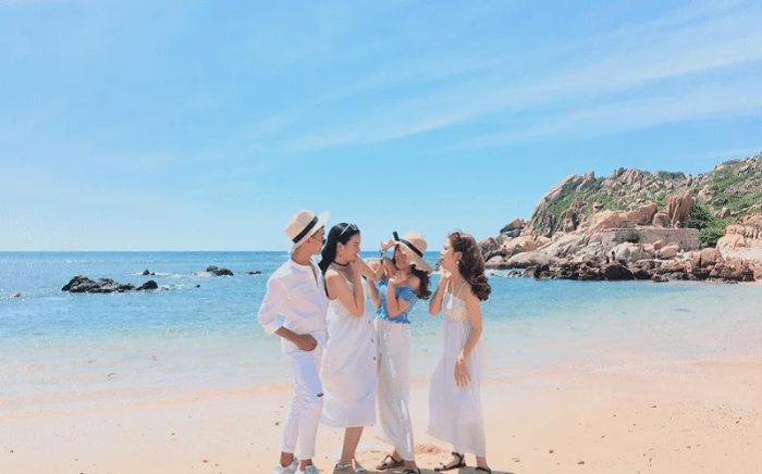 bãi tắm Vàn Chảy​