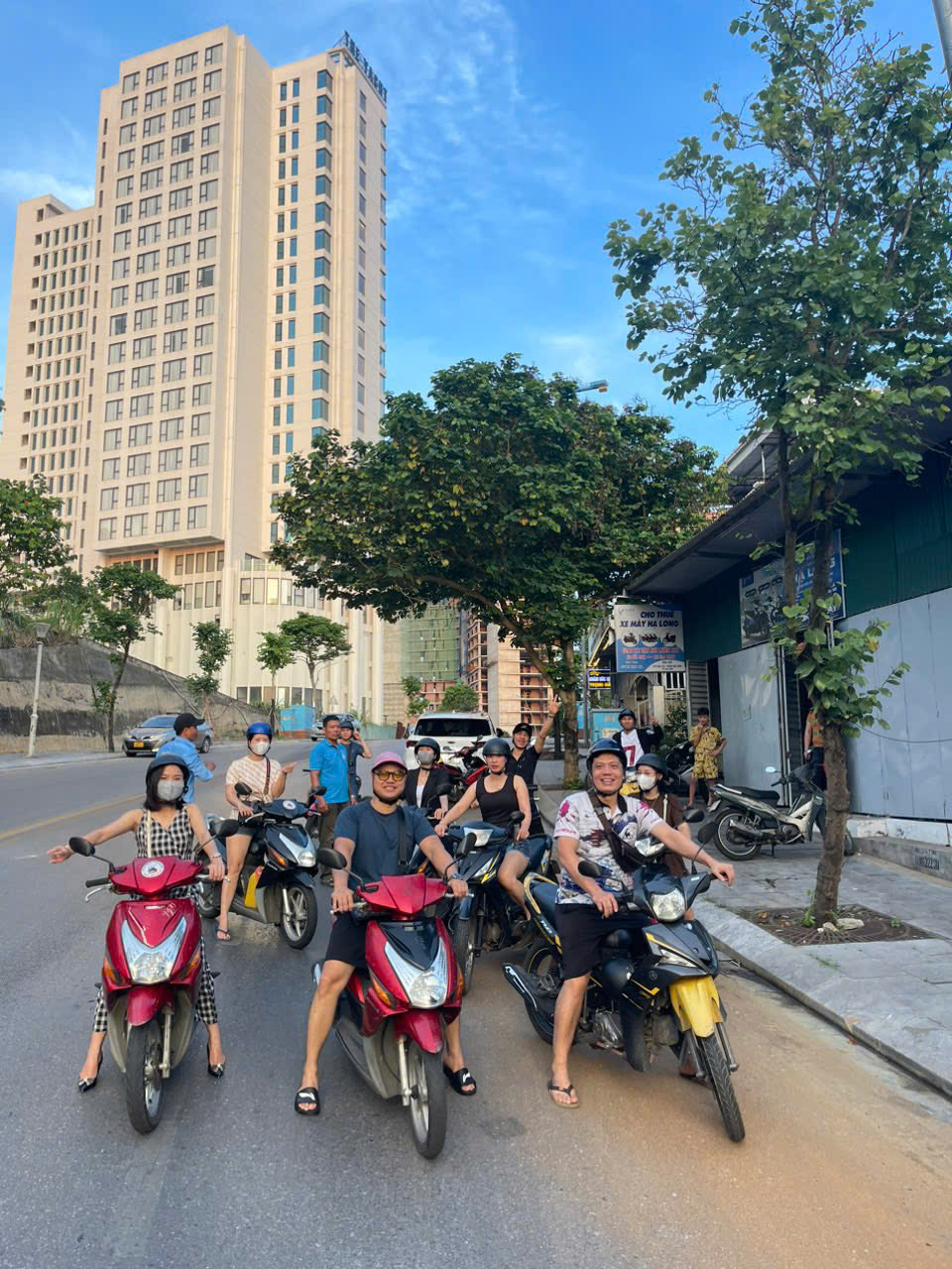 7 Kinh Nghiệm Cần Biết Trước Khi Thuê Xe Máy Tại Hạ Long – Vi Vu Tự Do Cùng Kim’s Motorbike