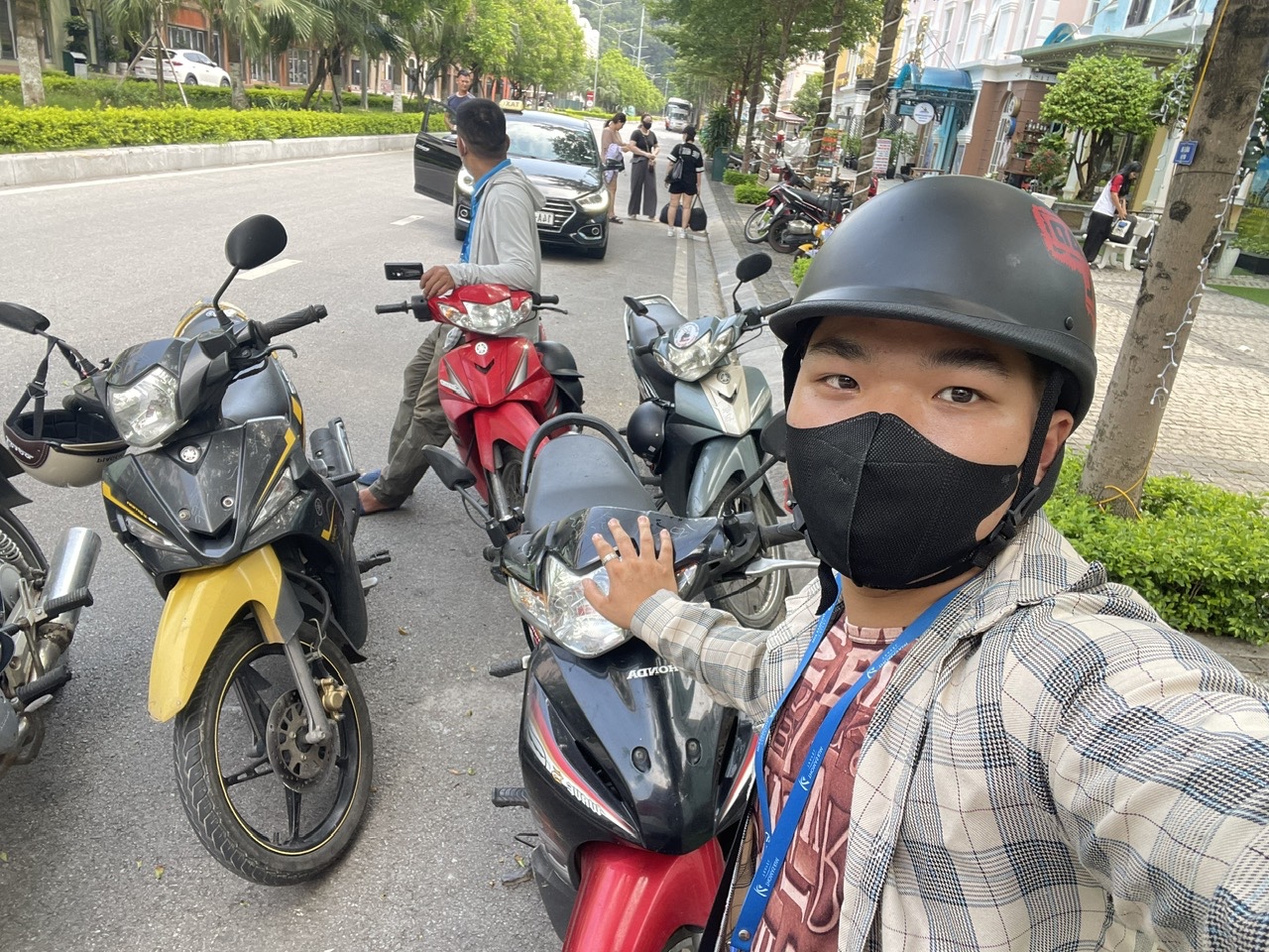 Gọi Là Có Xe – Thuê Xe Máy Hạ Long Phục Vụ Khách Tây Và Việt