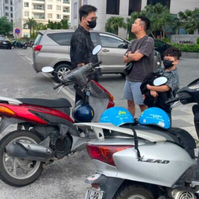 Khách hàng nước ngoài hài lòng khi thuê xe tại Kim’s Motorbike