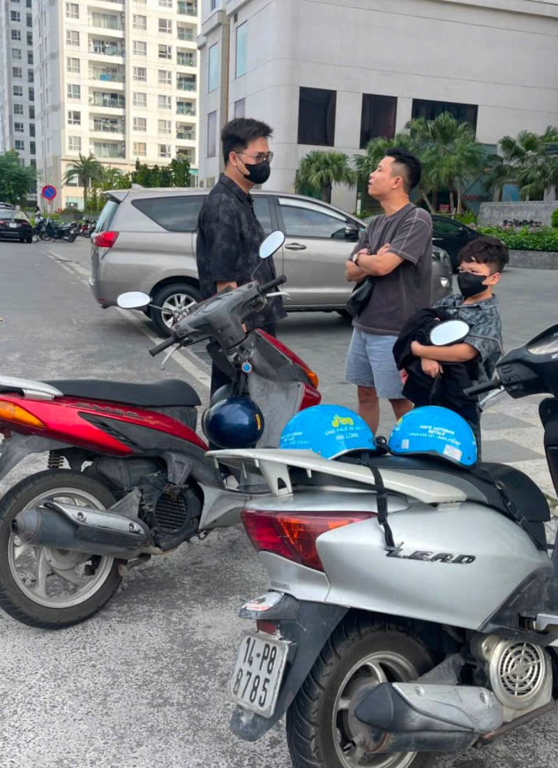 Khách hàng nước ngoài hài lòng khi thuê xe tại Kim’s Motorbike