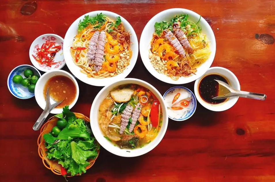 Trải Nghiệm Một Ngày Dạo Chơi Hạ Long Với Chiếc Xe Máy Thuê Giá Rẻ