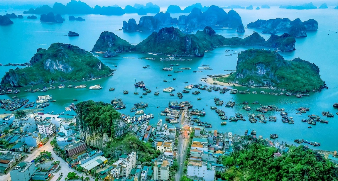 Cẩm Phả – Khám Phá Viên Ngọc Ẩn Của Quảng Ninh Cùng Dịch Vụ Thuê Xe Máy Kim’s Motorbike!