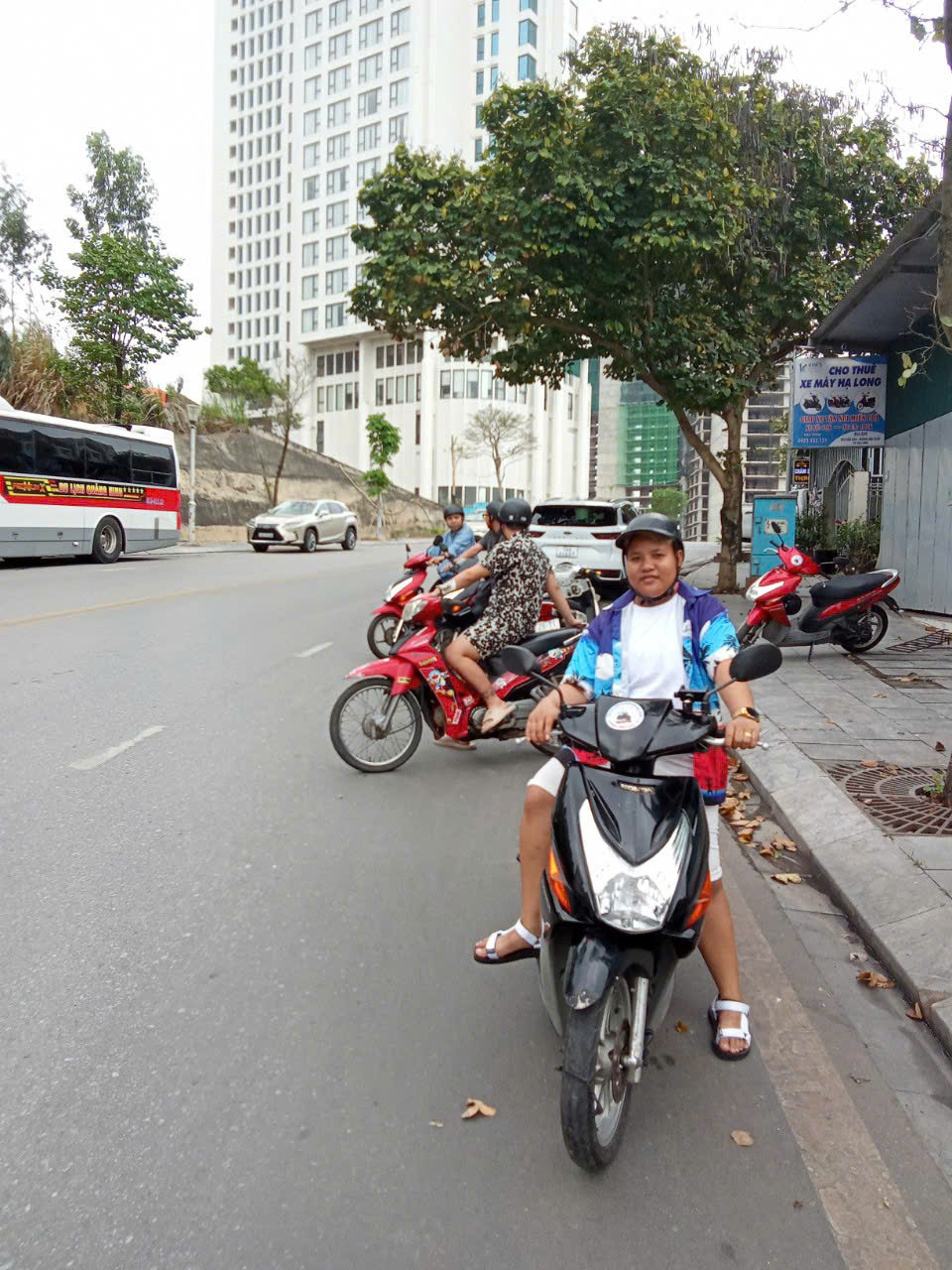 Trà Cổ – Nơi Bình Minh Thức Giấc Trên Đất Việt: Khám Phá Cực Đông Bắc Bằng Xe Máy Cùng Kim’s Motorbike!