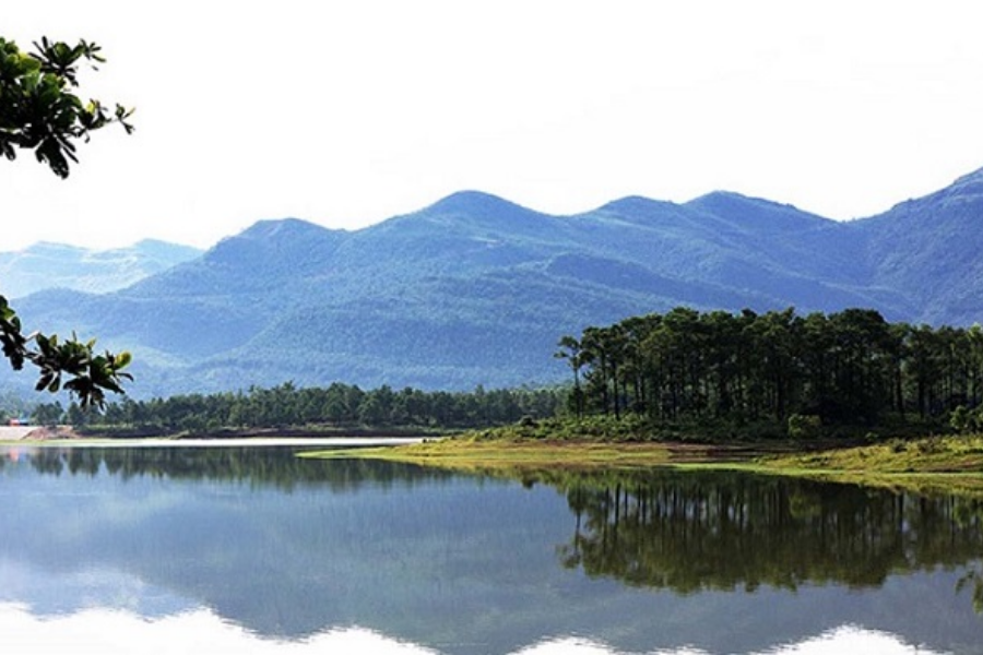 Hồ Quảng Ninh đẹp để du lịch