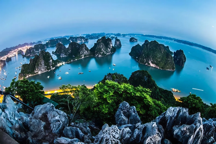 Núi Bài Thơ Hạ Long đẹp