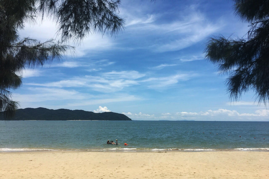 Bãi tắm Đầu Rồng